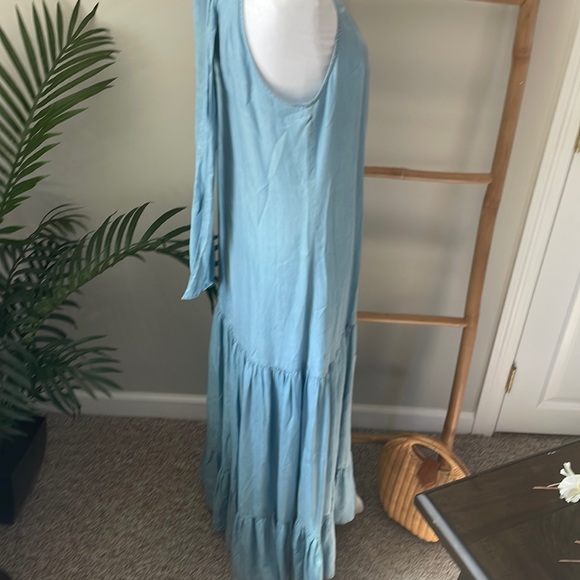 Vince Camuto Tiered Halter Dress - Picture 2 of 11
